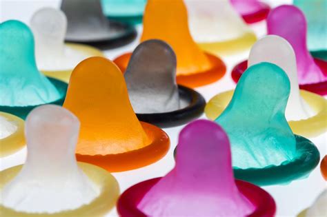 Blowjob ohne Kondom gegen Aufpreis Sexuelle Massage Vettweiß